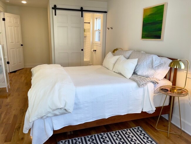 Maid Bedroom with Attached Bath - 2041 Payne St