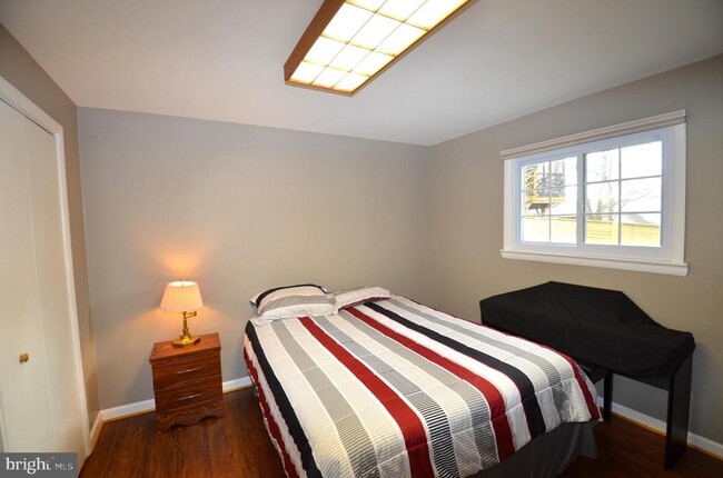 Building Photo - 6901 Stoneybrooke Ln