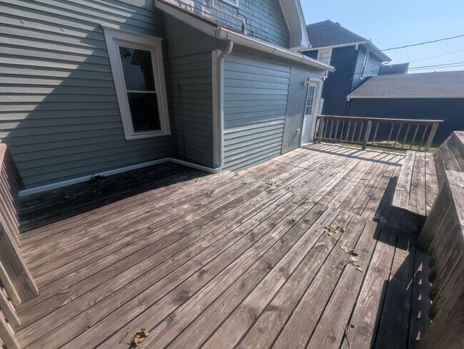 Building Photo - Remodeled 2-Bedroom Home with Main Floor Laundry & Two Car Garage
