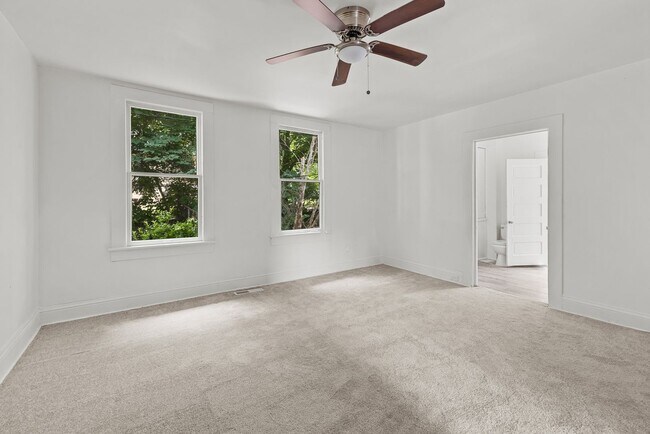 Building Photo - Charming 3 Bedroom, 2 Bathroom house