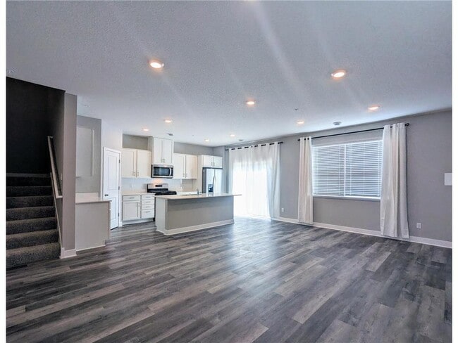 Building Photo - 17092 Dysart Pl