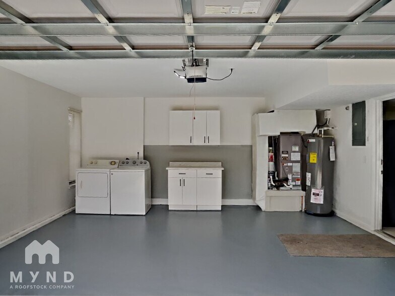 Building Photo - 5403 Decatur St