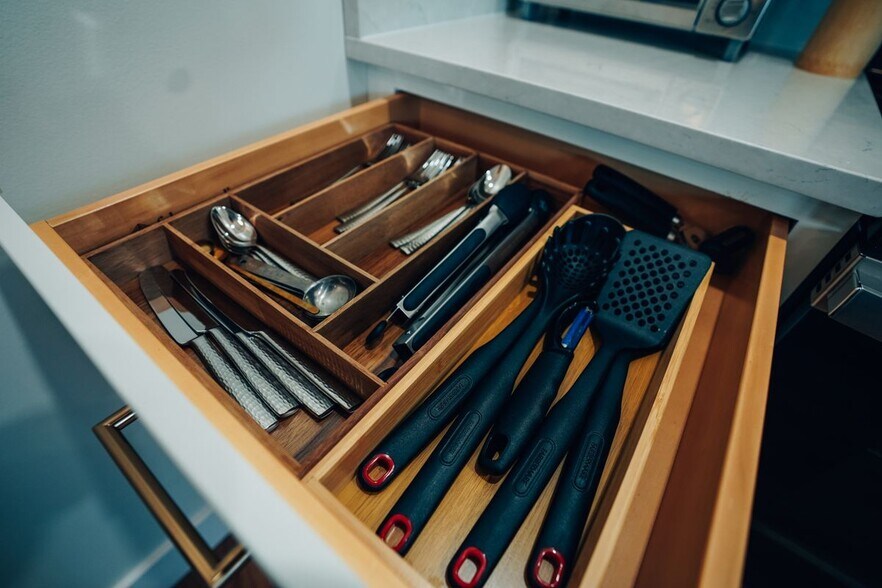 Building Photo - 110 Hotel St