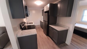 Building Photo - 320 Hillview Pl