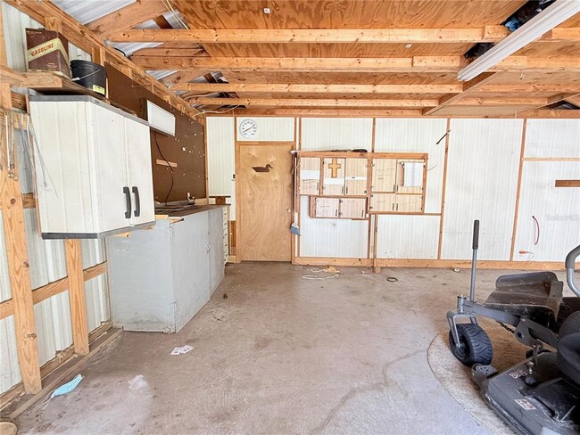 Building Photo - 4701 NE 7th Ave