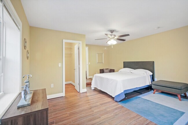 Building Photo - 624 U.S. 29-SI ID1395358P