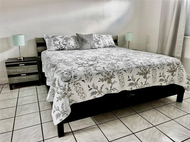 Building Photo - 2200 S Ocean Dr