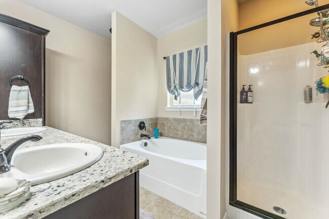 Building Photo - Beautiful home in Berkshire Subdivision....