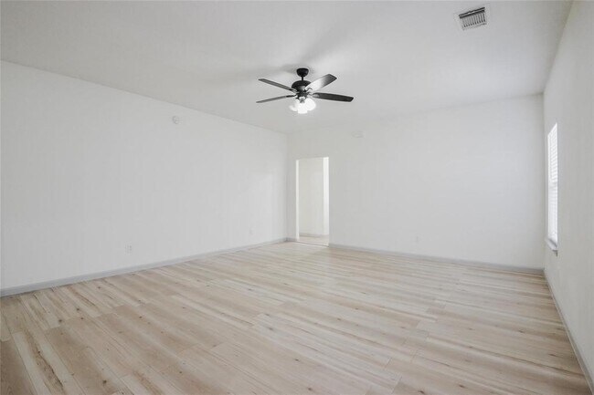 Building Photo - 6627 Stonecross Creek Ln