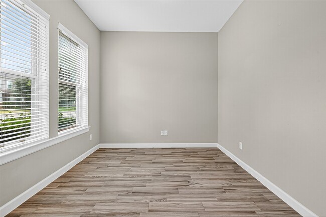 Building Photo - 6014 Dark Kite Trl