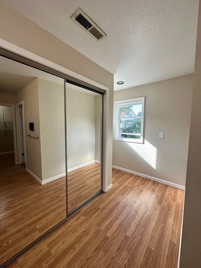 Building Photo - 3636 Folsom Blvd