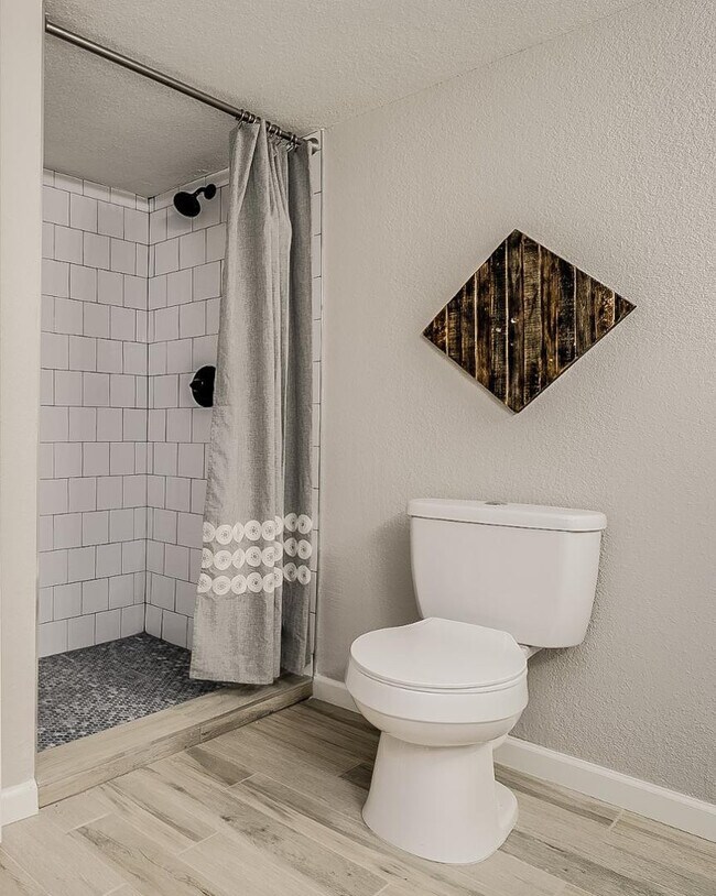 Building Photo - 351 E Thomas Rd