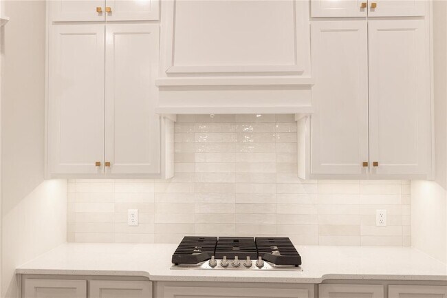 Building Photo - 5732 Lantana Ln