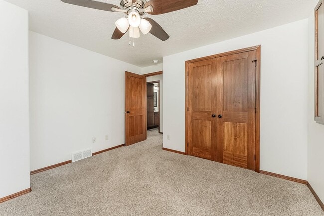Building Photo - 5721 Bream Ct