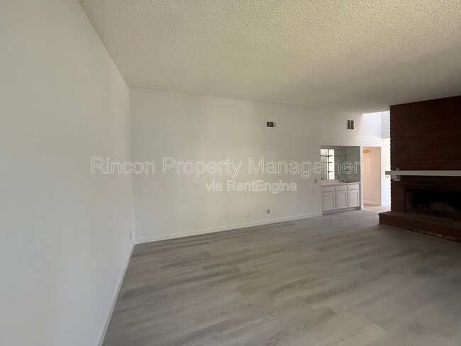 Building Photo - 3440 Huerta Ct