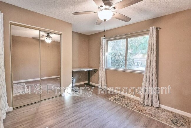 Building Photo - 6913 Navarro Ct