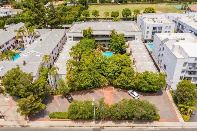 Building Photo - 11761 Sunset Blvd