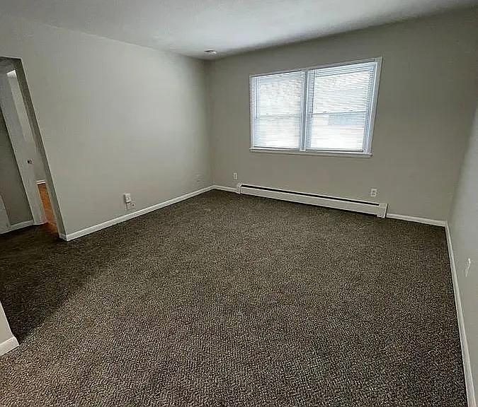 Building Photo - 608 Knoll Dr