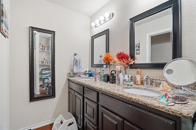 Building Photo - 1812 Village Park Trail