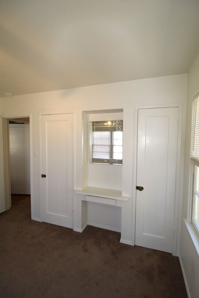 Building Photo - Charming Midtown Ventura Home- 3 Bedroom + 1.75 Bath