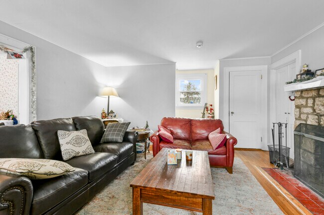 Building Photo - 1083 Hunter Ave