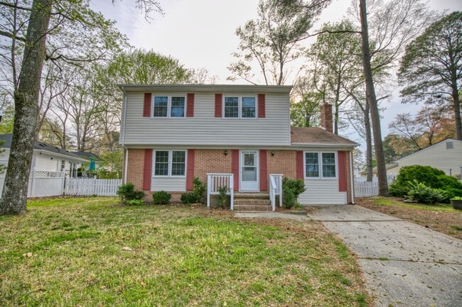 Primary Photo - Great Location in Williamsburg!