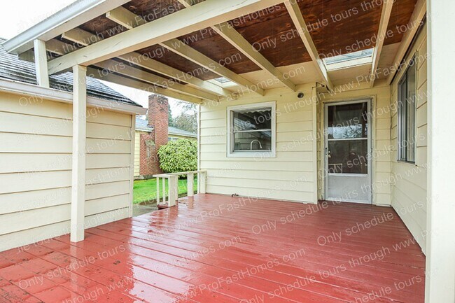 Building Photo - 3636 SE 77th Ave