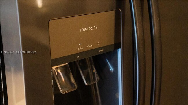 Building Photo - 398 NE 5th St