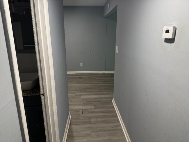 Building Photo - 575 Springwood Dr