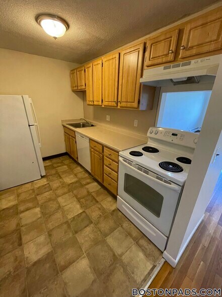 Building Photo - 66 Homer Ave