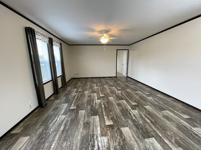 Building Photo - 235 Schirra Ave