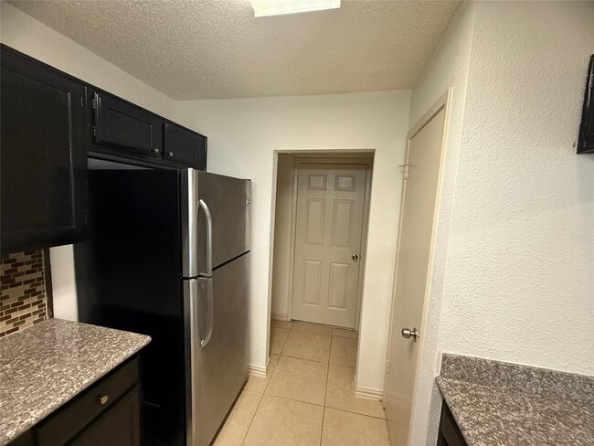 Building Photo - 4034 Kitchen Hill Ln