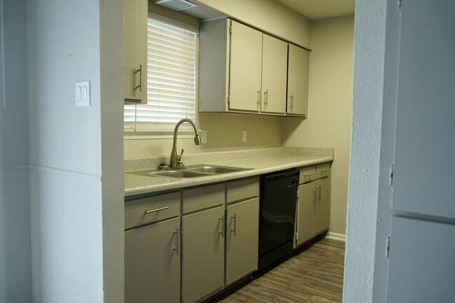 2x1 C - Tanglewood Apartment