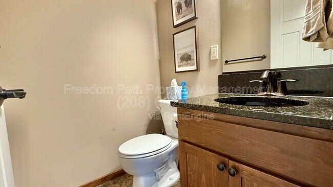 Building Photo - 406 Lundblad Pl