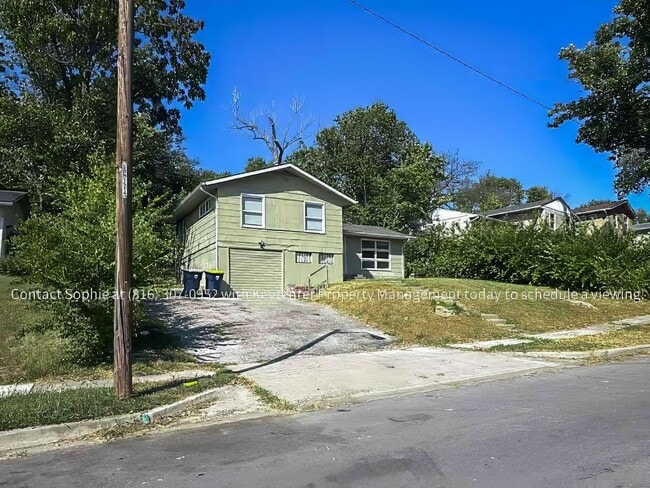 Building Photo - 3812 E 47th Terrace