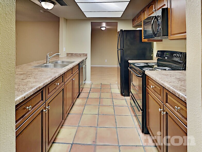 Building Photo - 3601 W Country Gables Dr