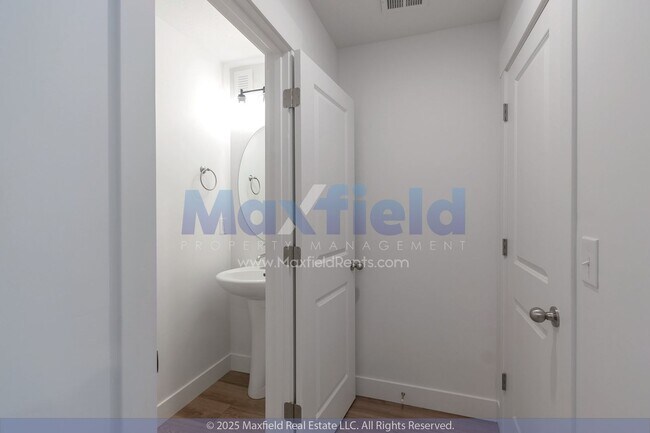 Building Photo - BRAND NEW - 3BD/2.5BTH/2GAR - SPANISH FORK