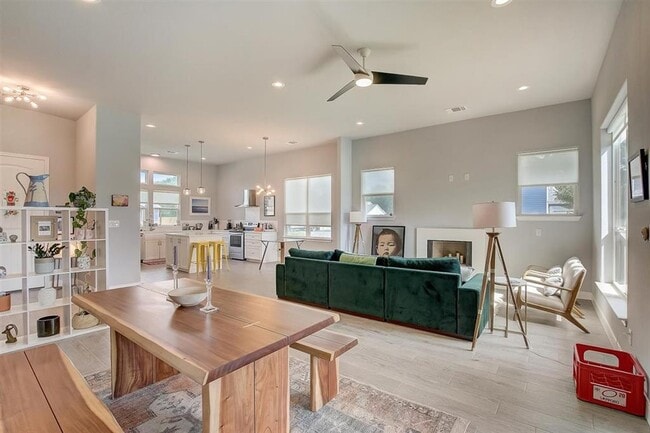 Building Photo - 121 Naalehu Ct