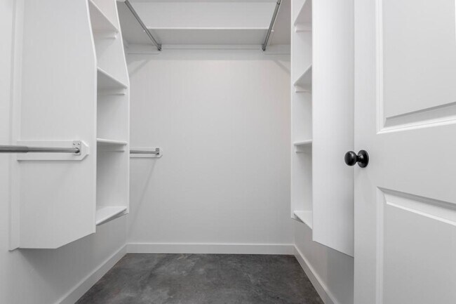 Building Photo - 106 Hemlock Ave