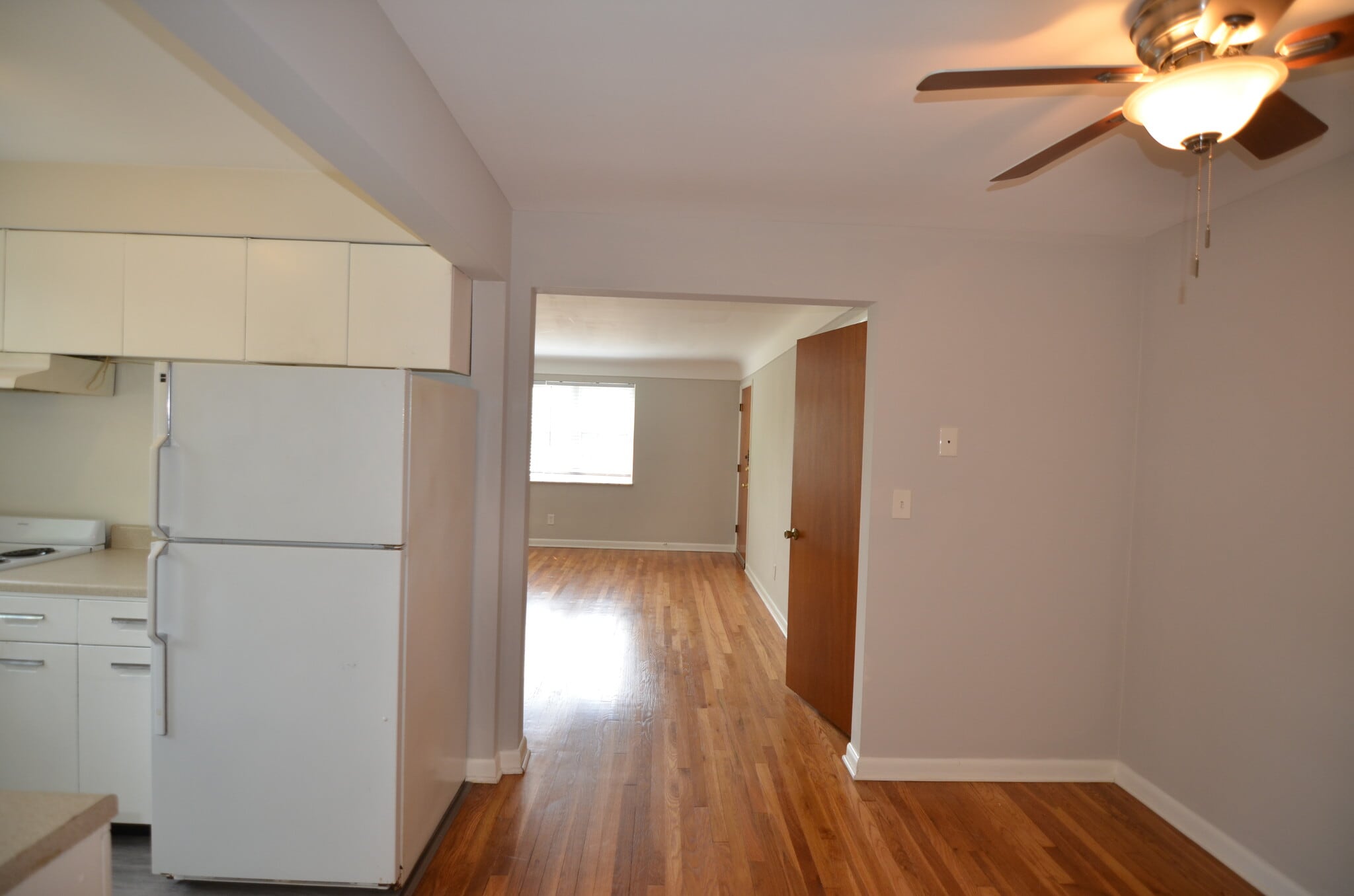 Building Photo - 5850 Robison Rd