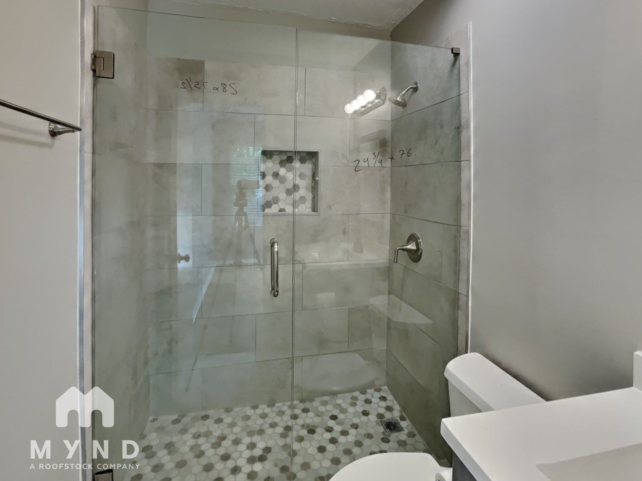 Building Photo - 404 Wedgewood Way
