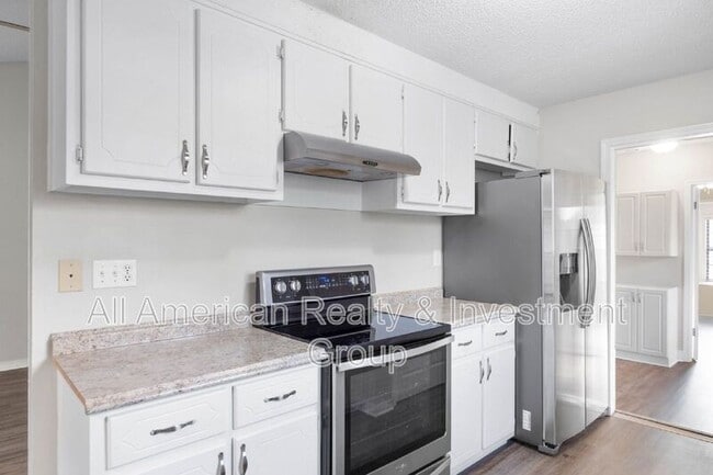 Building Photo - 333 Hudson Dr