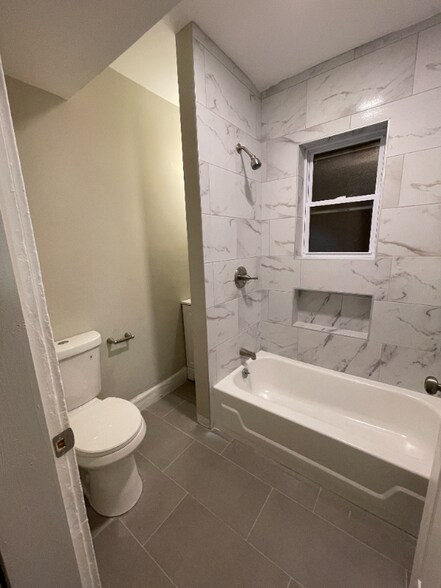 Building Photo - 1715 Kinney Ave