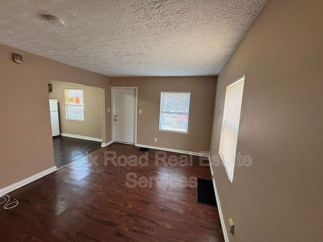 Building Photo - 1706 Meadow Ave