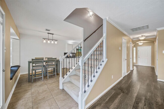 Building Photo - 16731 Creek Trail