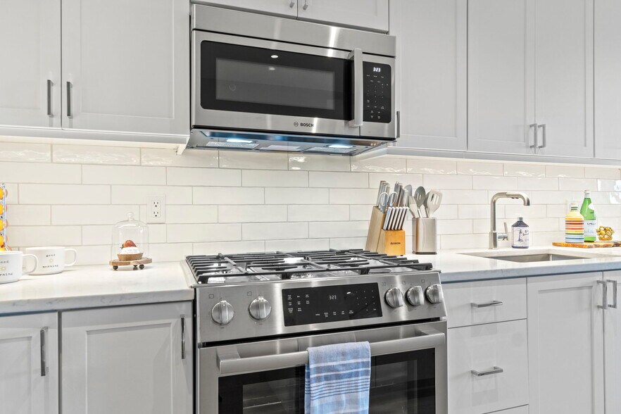 Building Photo - 925 N Fairfax St