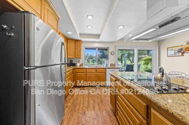 Building Photo - 12576 Oaks N Dr