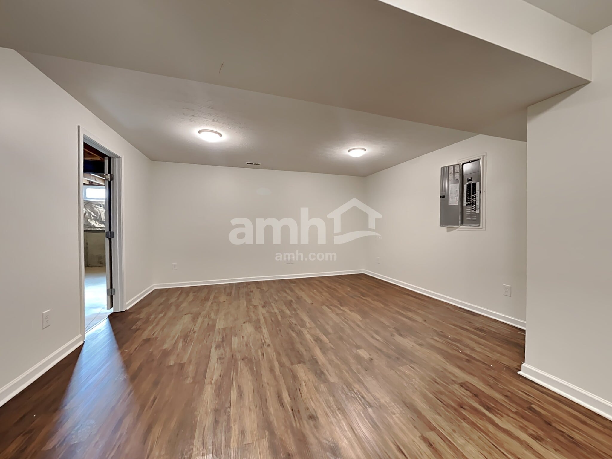 Building Photo - 5576 Shetland Ct