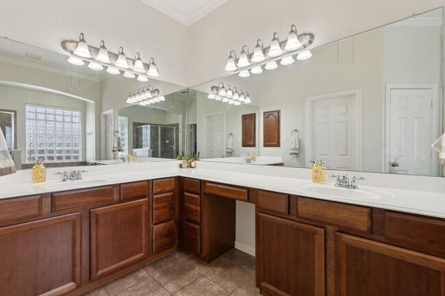 Building Photo - Luxury Living in HERITAGE! This is must se...
