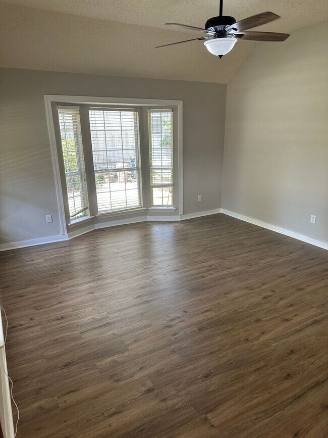 Building Photo - All New Flooring Throughout!